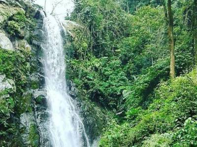 Menikmati Keindahan Wisata Curug Cigentis&nbsp;Karawang